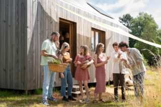 Shooting en pleine nature chez @la.cabane.aux.herbes 🌻🌼🍃